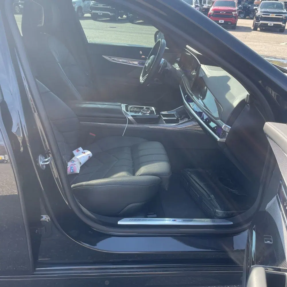 2023 BMW 7-Series 760xi