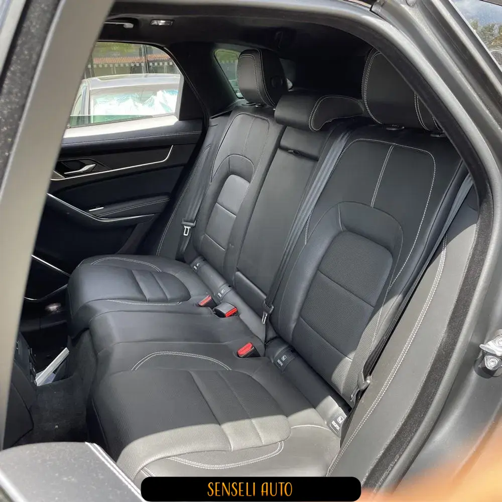 2024 Jaguar F-Pace P400 R-Dynamic S