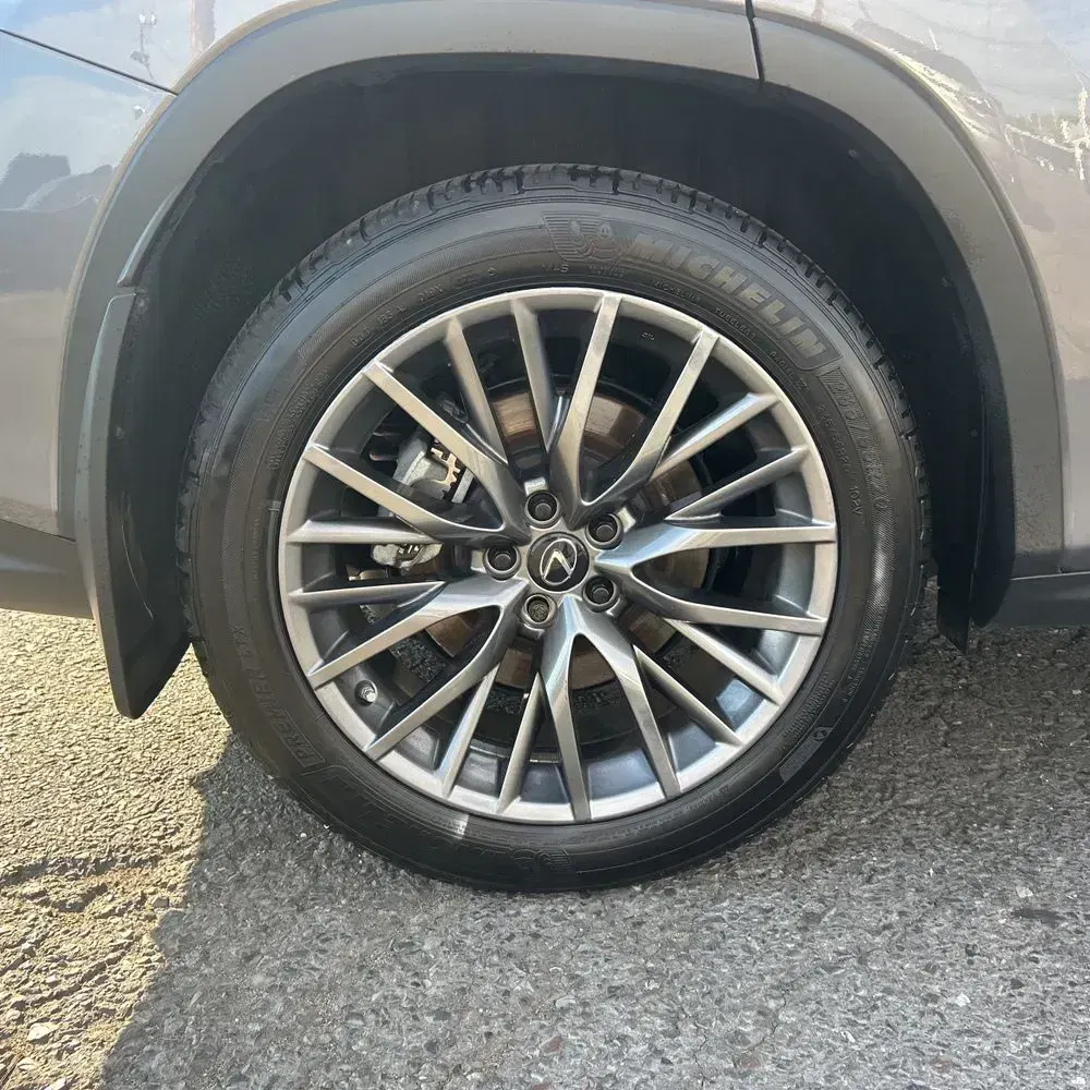 2022 Lexus RX 450h F SPORT Handling