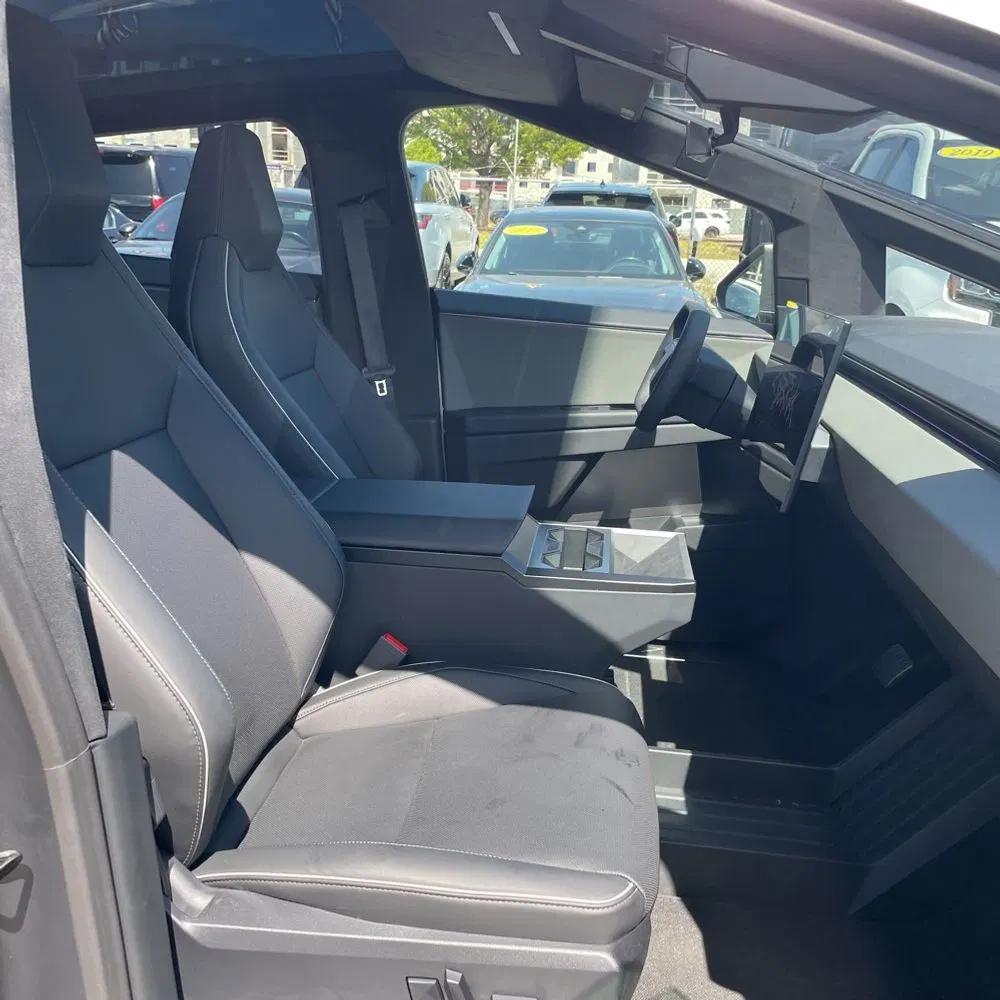 2024 Tesla Cybertruck Base