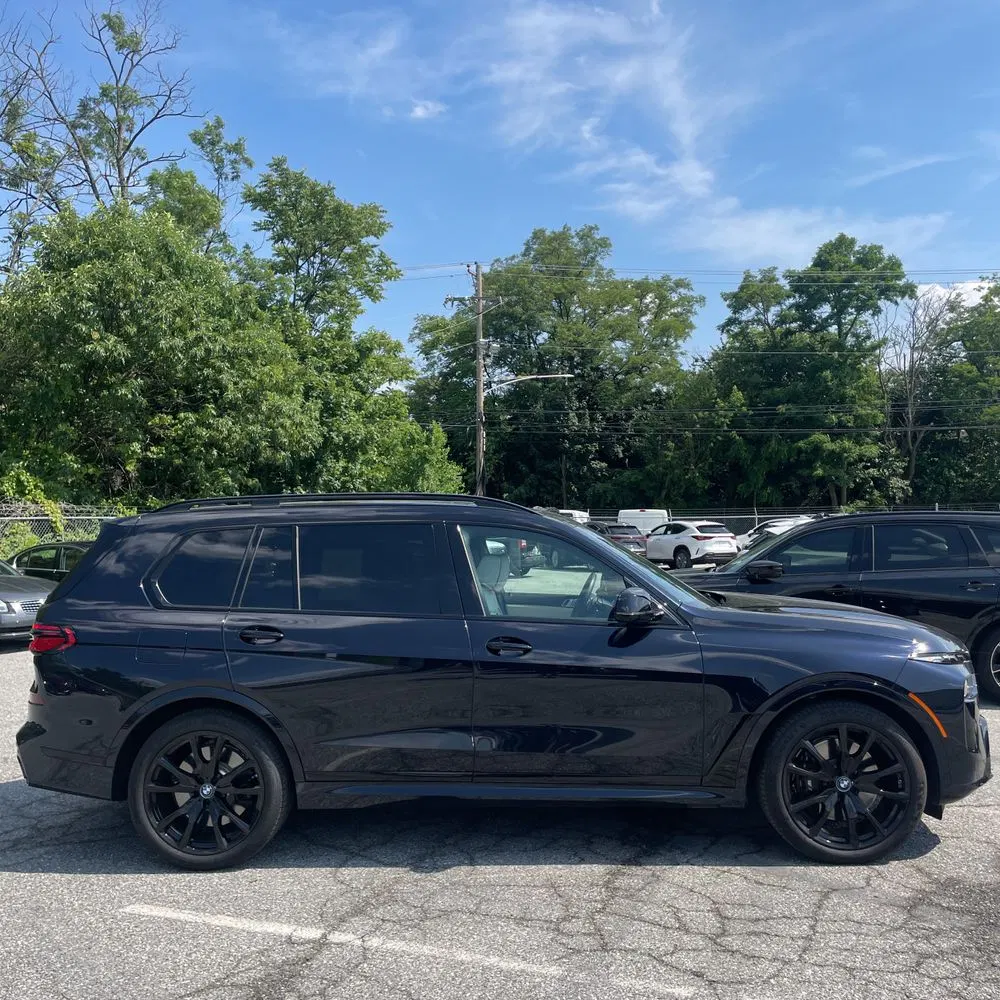 2025 BMW X7 M60i