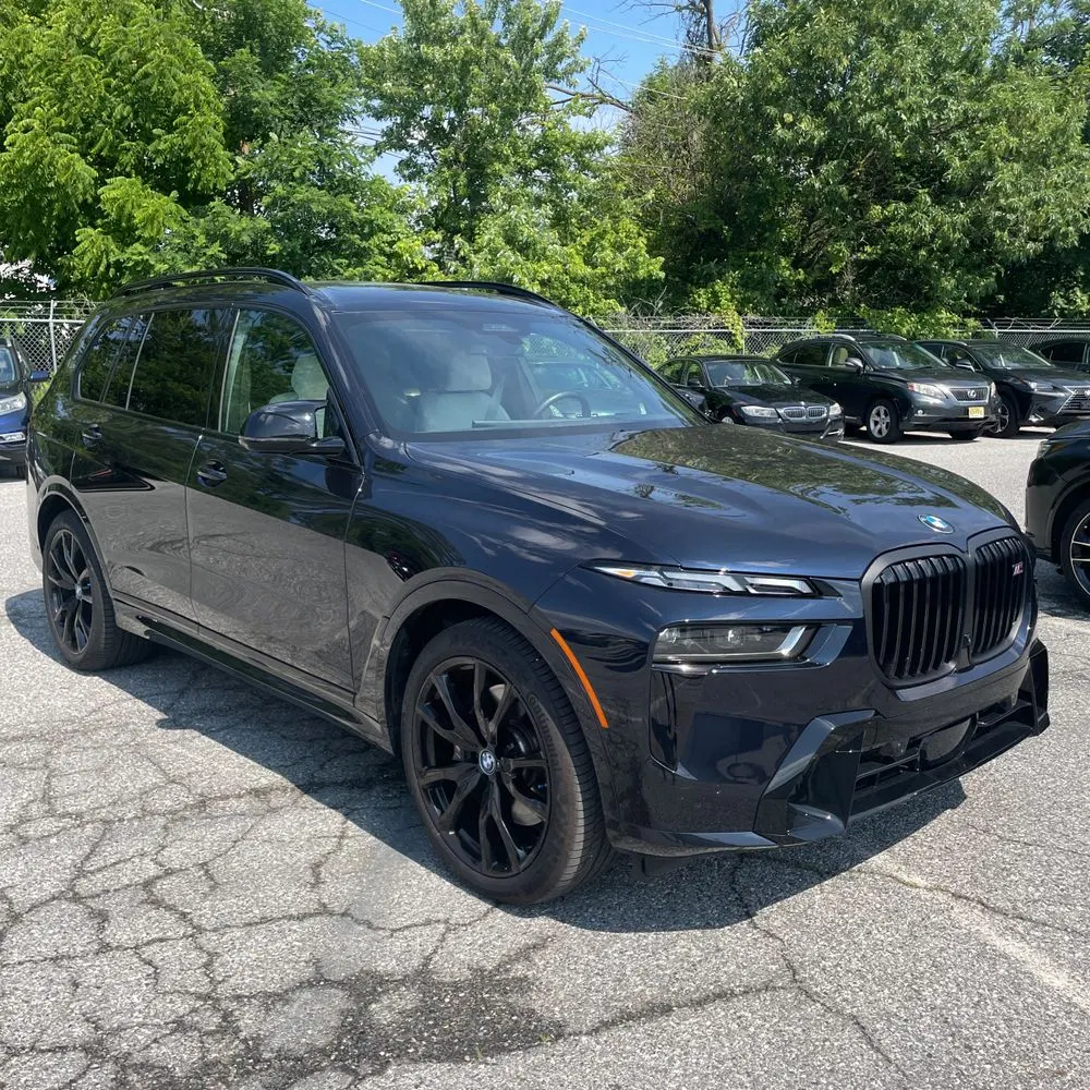 2025 BMW X7 M60i