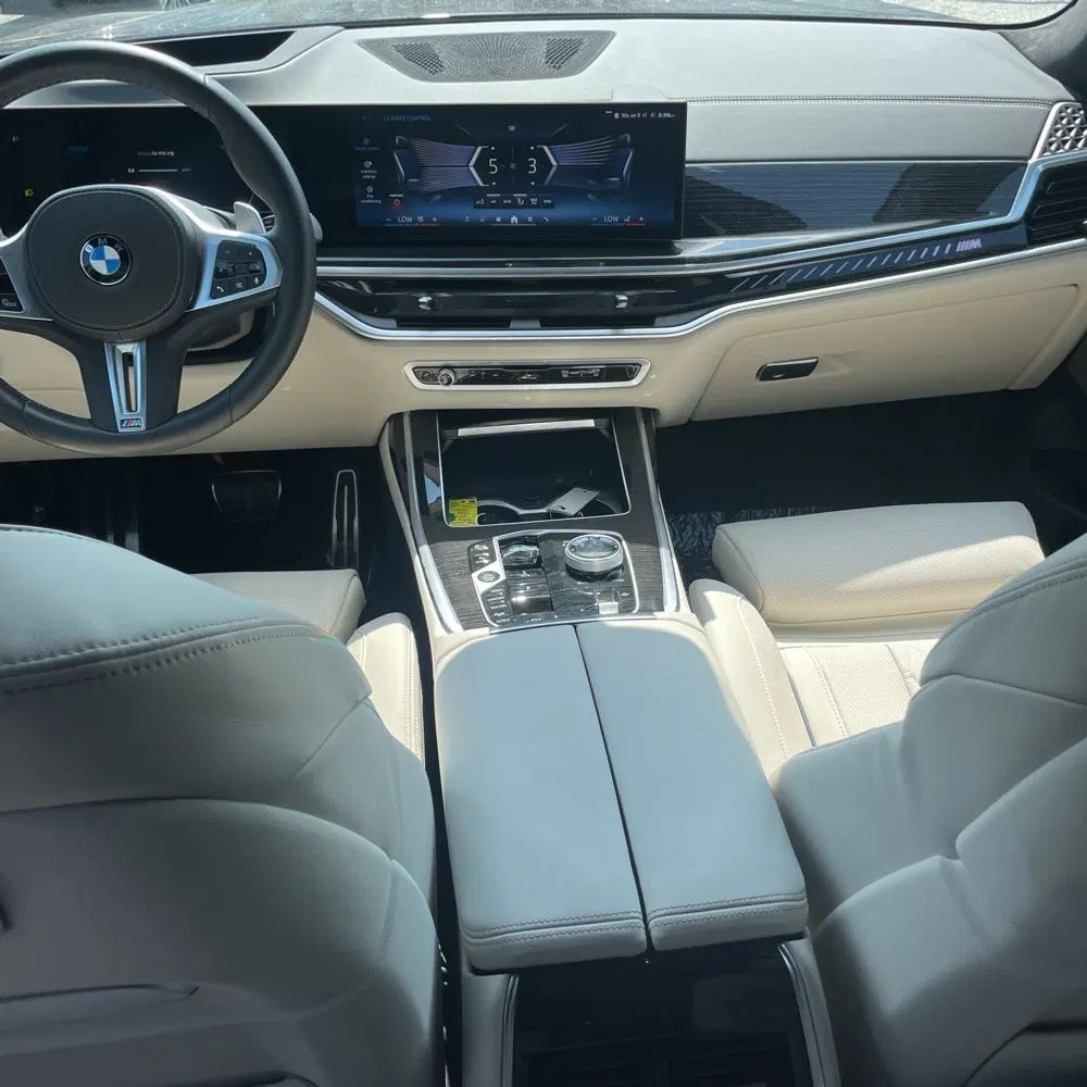 2025 BMW X7 M60i