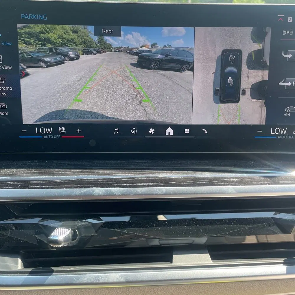 2025 BMW X7 M60i