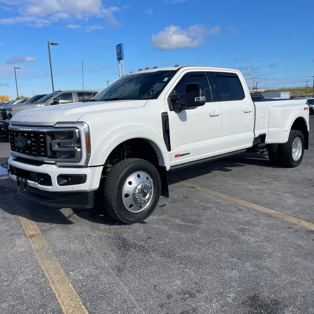 2025 Ford F-450 Super Duty Platinum