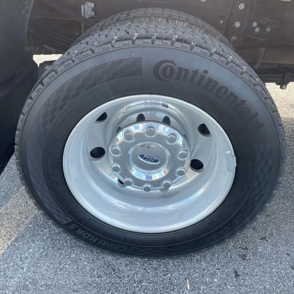 2025 Ford F-450 Super Duty Platinum