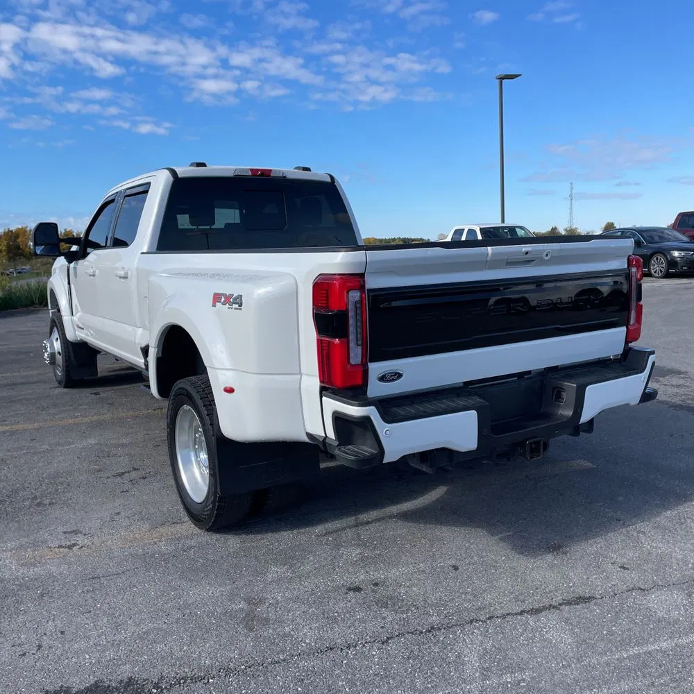 2025 Ford F-450 Super Duty Platinum