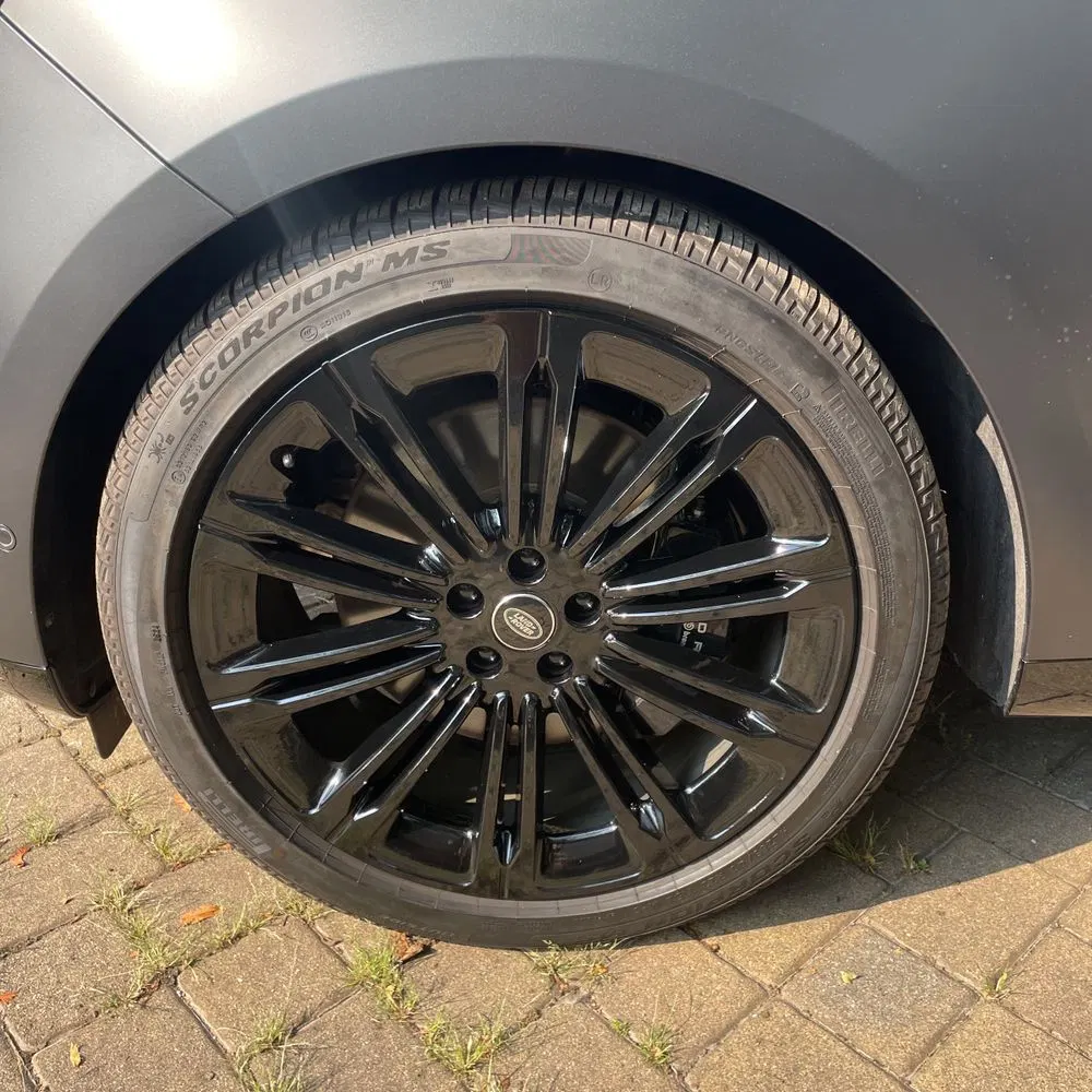 2025 Land Rover Range Rover SE P530