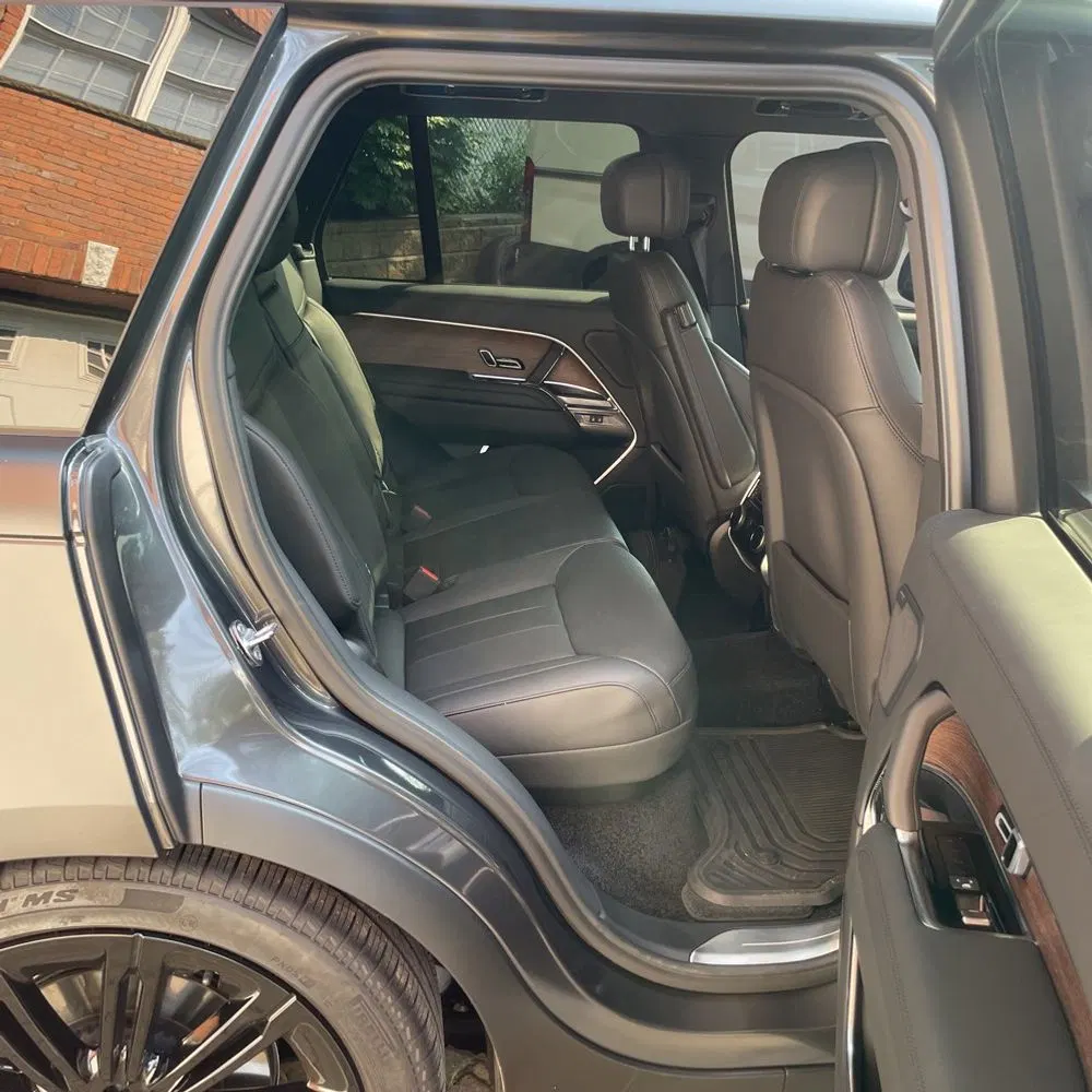 2025 Land Rover Range Rover SE P530