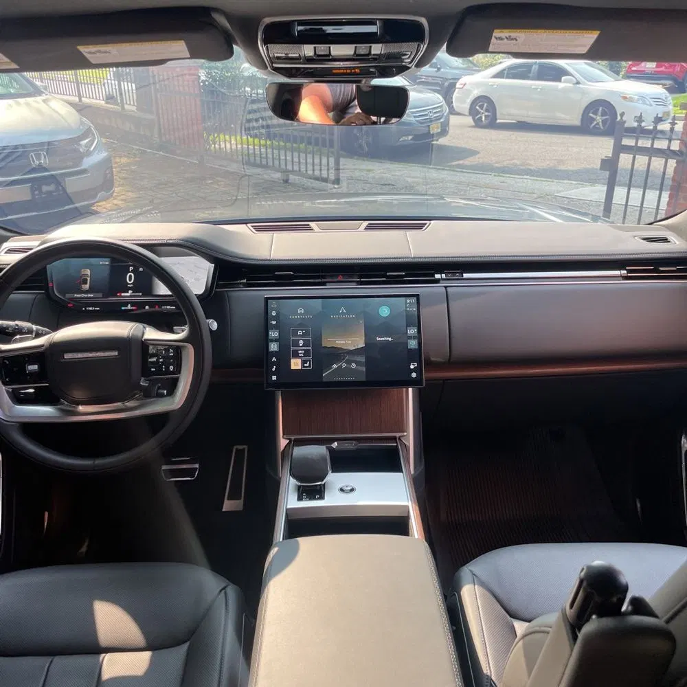 2025 Land Rover Range Rover SE P530