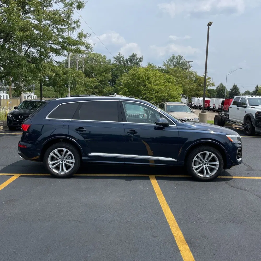 2025 Audi Q7 Premium Plus 45