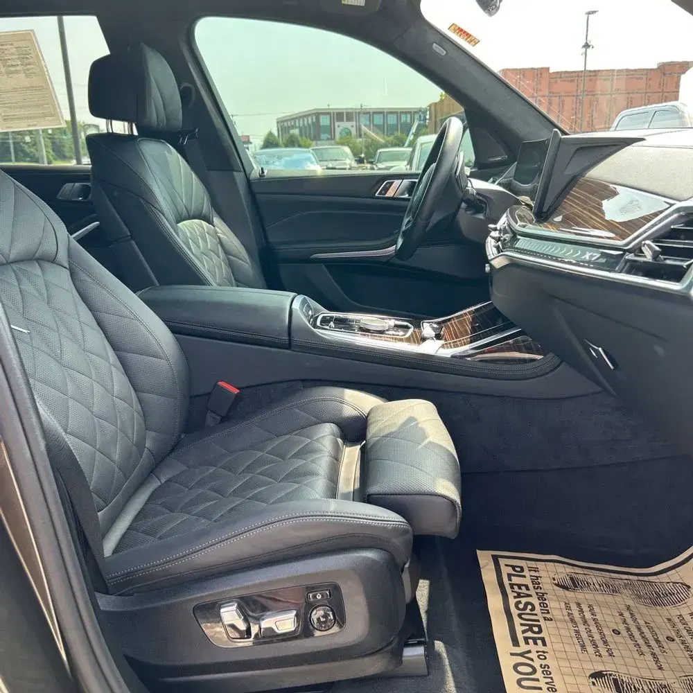 2025 BMW X7 XDrive40i 4D SUV