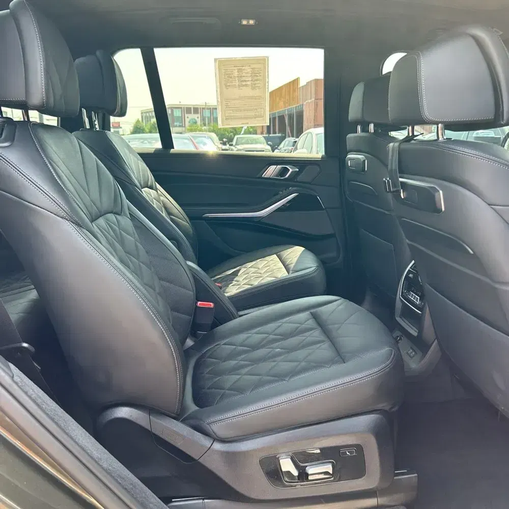 2025 BMW X7 XDrive40i 4D SUV