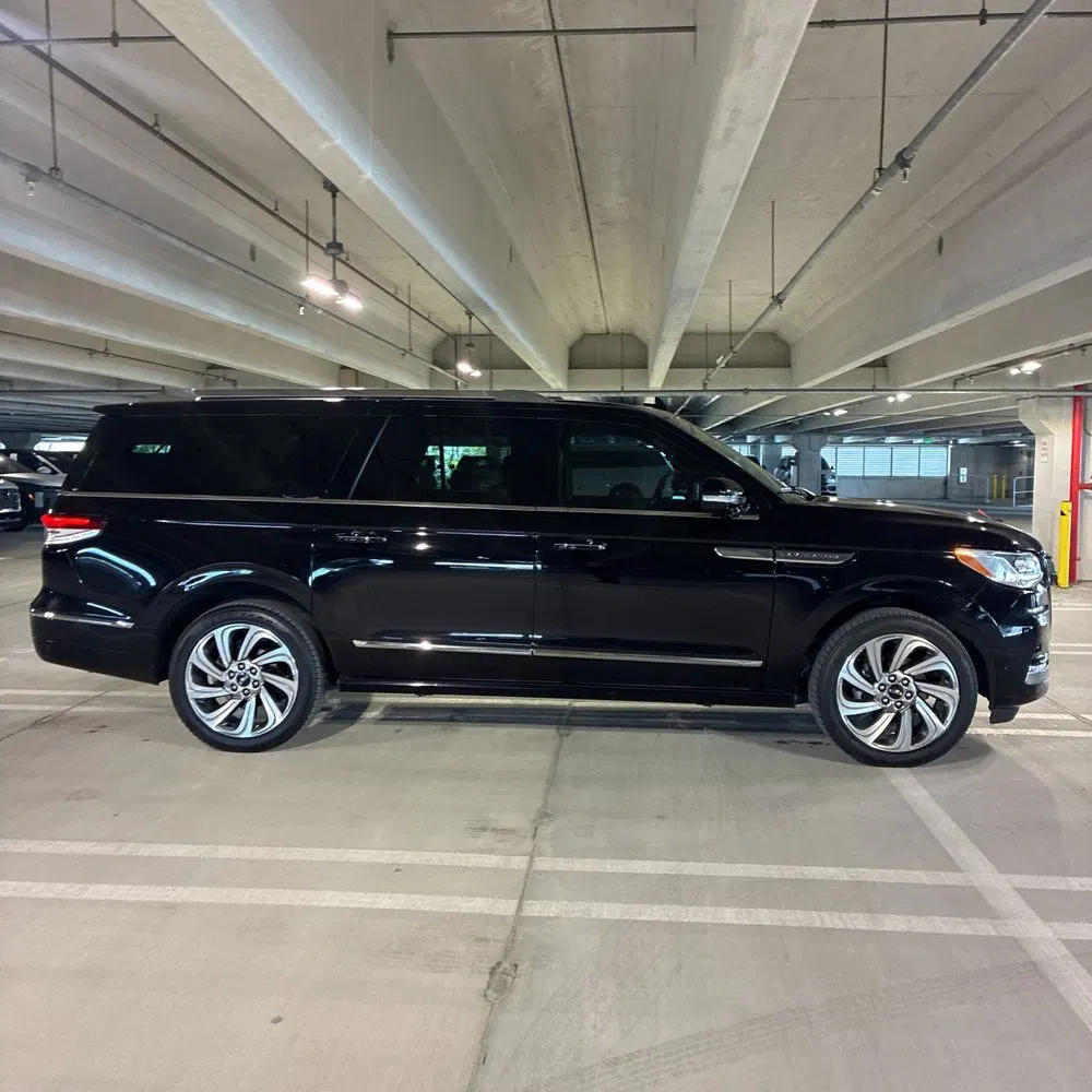 2023 Lincoln Navigator L Reserve