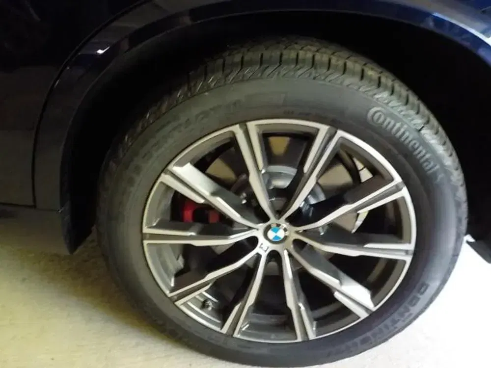 2025 BMW X5 M60i