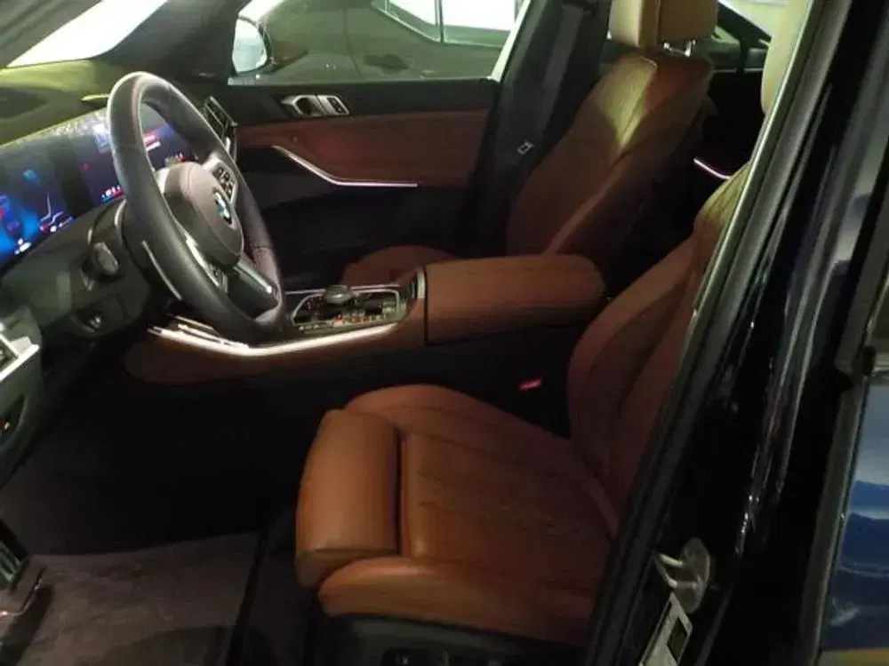 2025 BMW X5 M60i