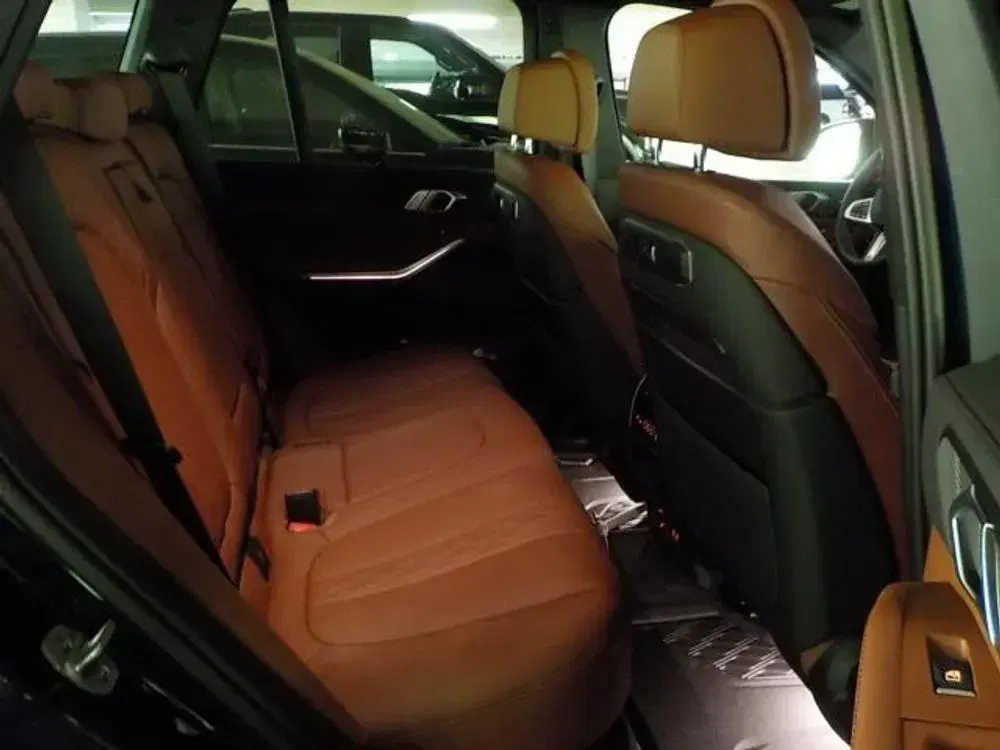 2025 BMW X5 M60i