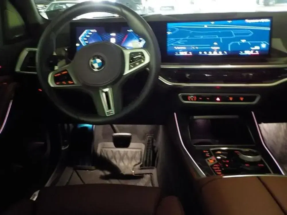 2025 BMW X5 M60i