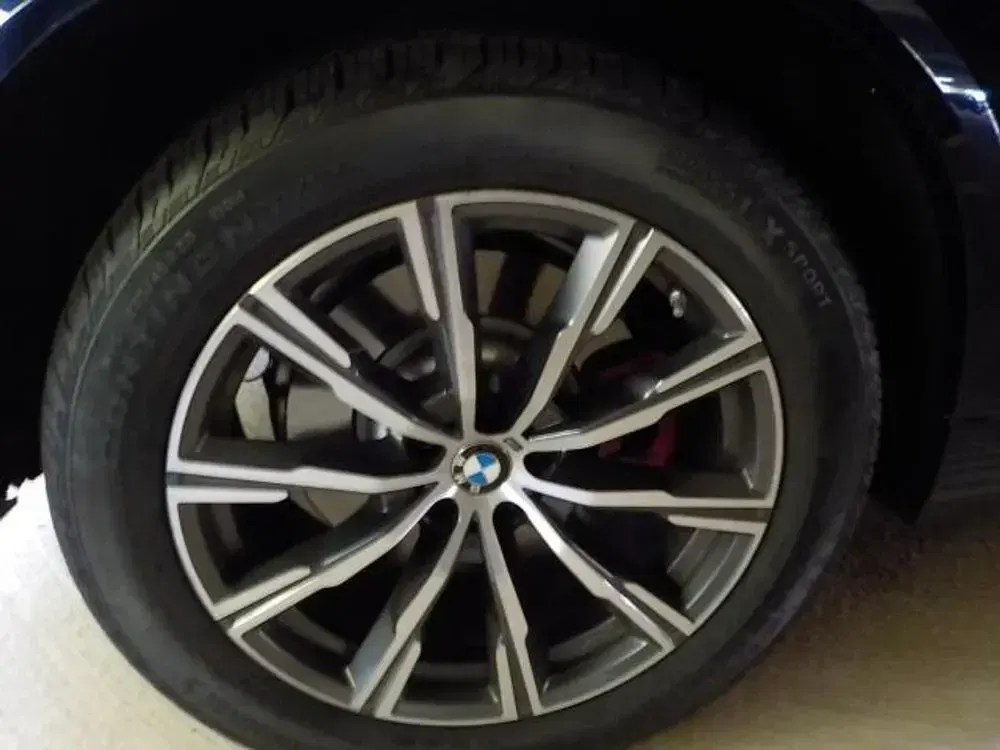 2025 BMW X5 M60i