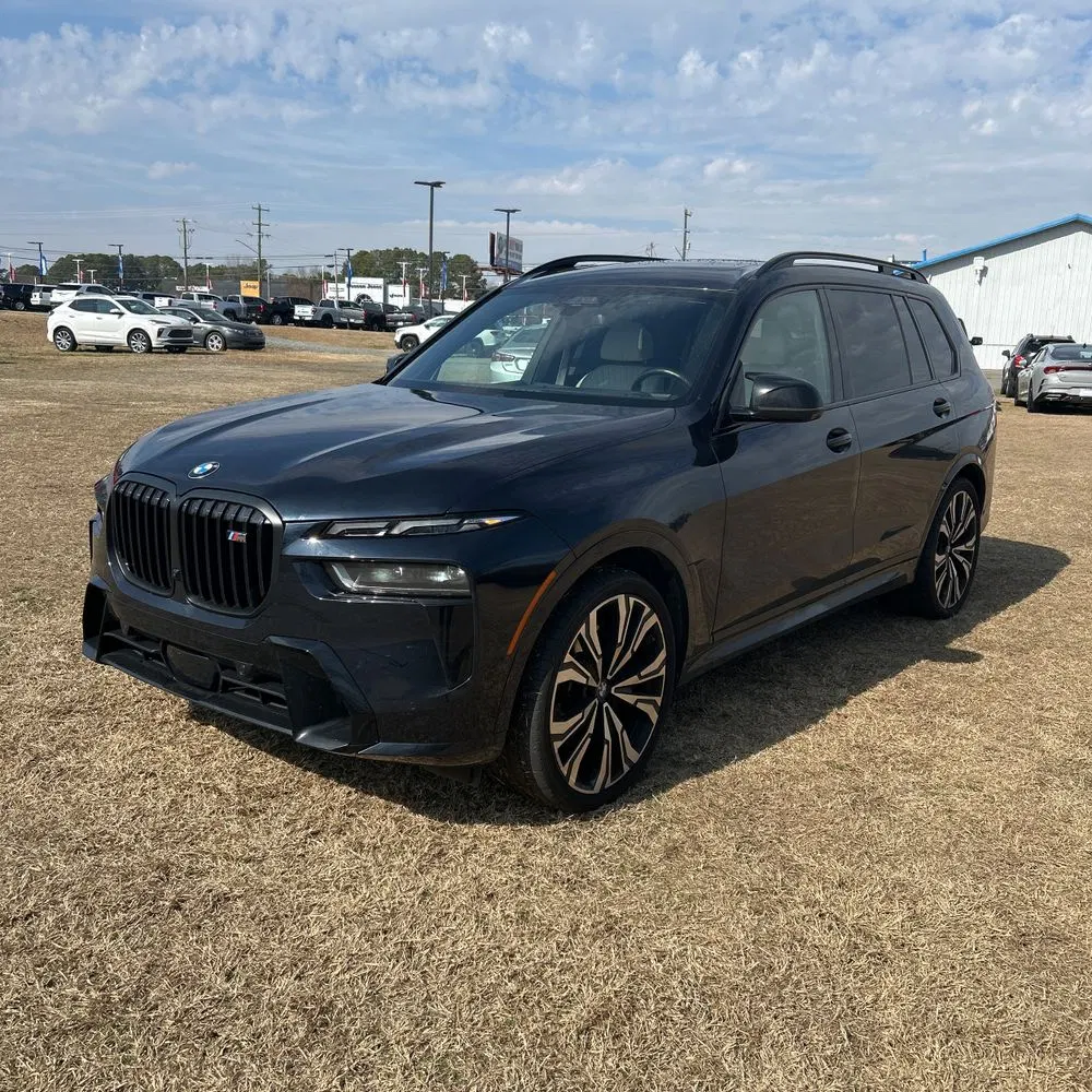 2023 BMW X7 M60i
