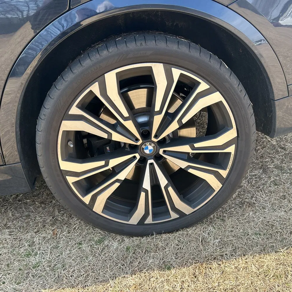 2023 BMW X7 M60i