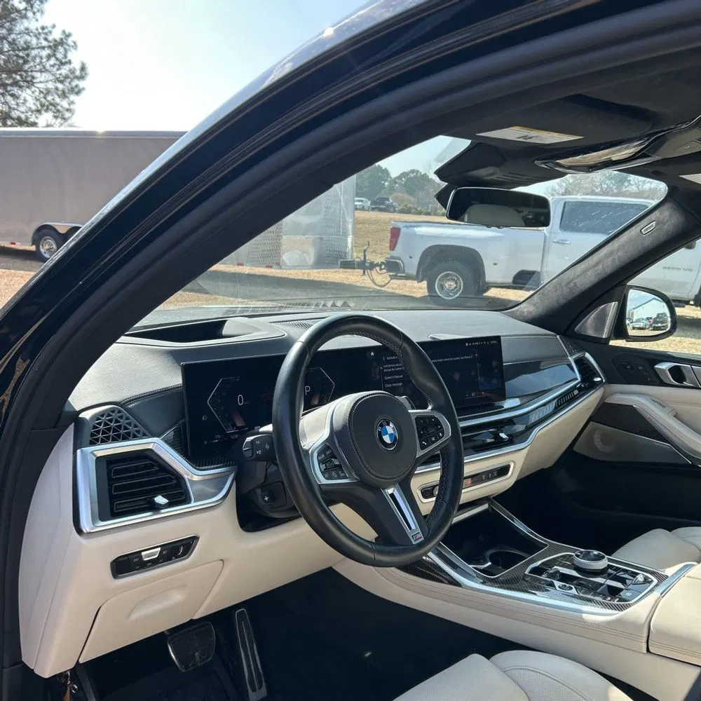 2023 BMW X7 M60i