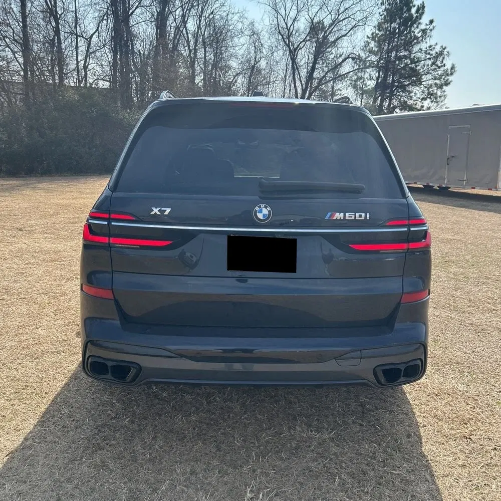 2023 BMW X7 M60i