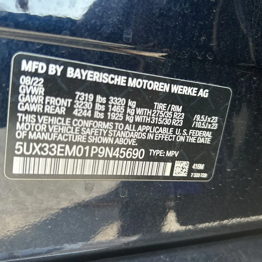 2023 BMW X7 M60i