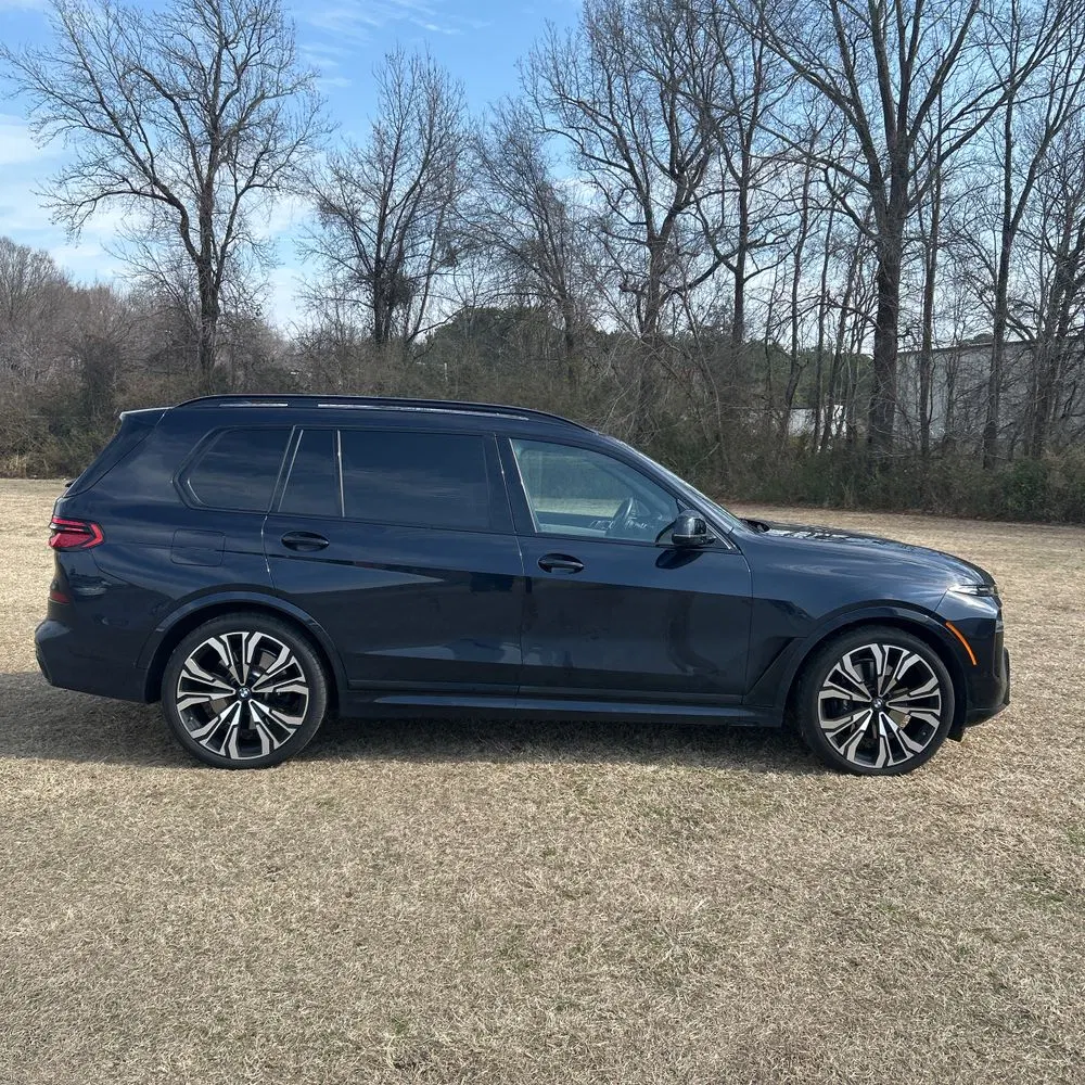 2023 BMW X7 M60i
