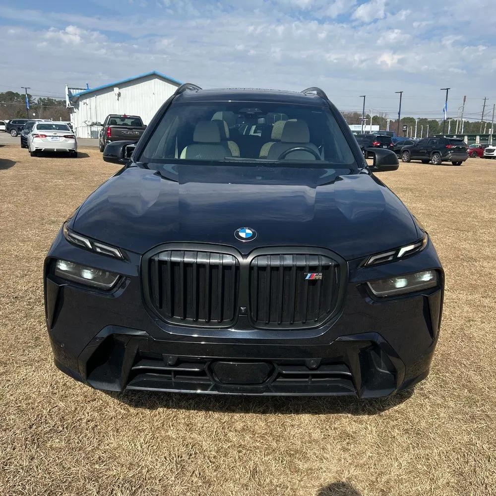 2023 BMW X7 M60i