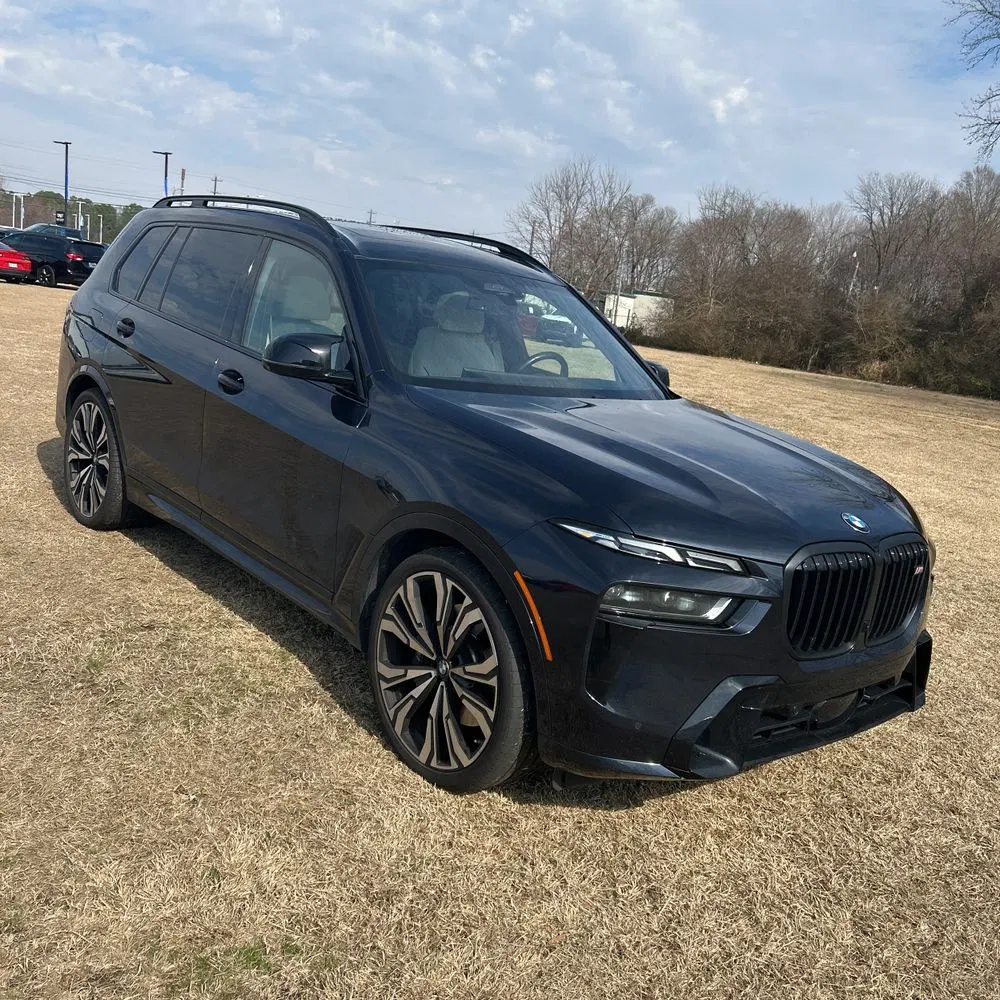 2023 BMW X7 M60i