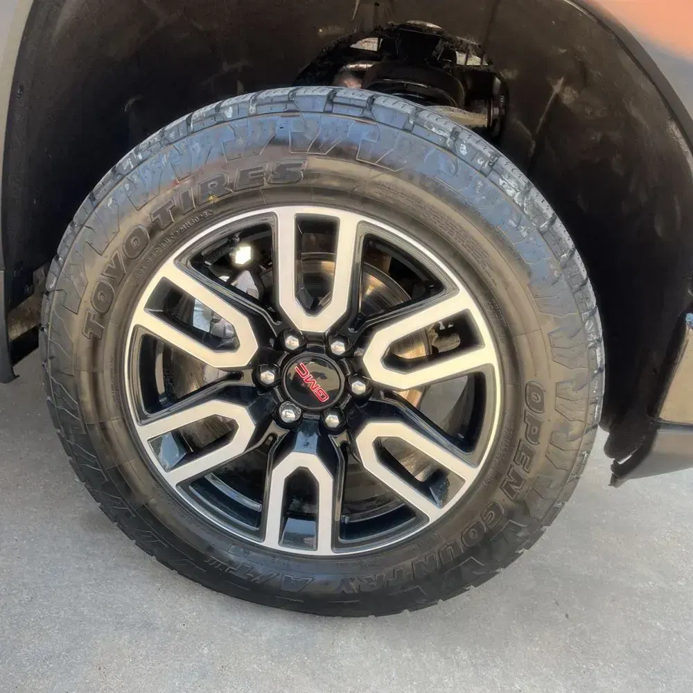 2023 GMC Sierra 1500 AT4