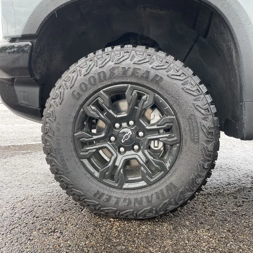 2025 Chevrolet Silverado 1500 ZR2