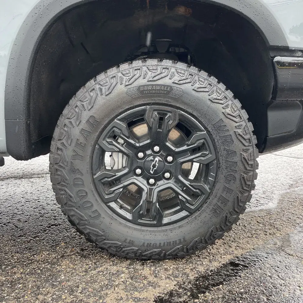 2025 Chevrolet Silverado 1500 ZR2
