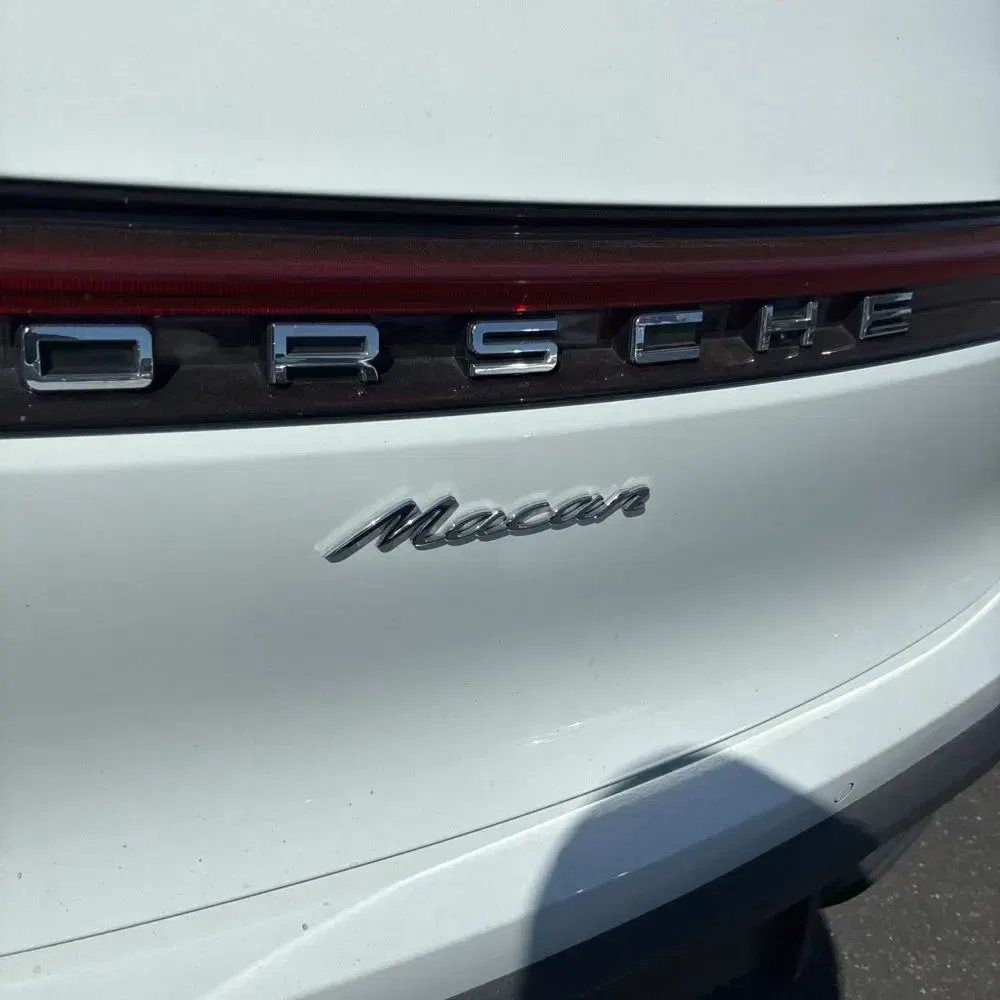 2024 Porsche Macan Base