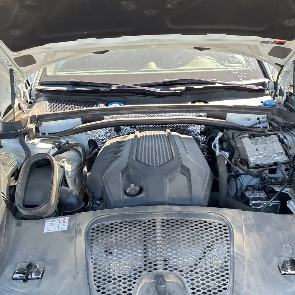2024 Porsche Macan Base