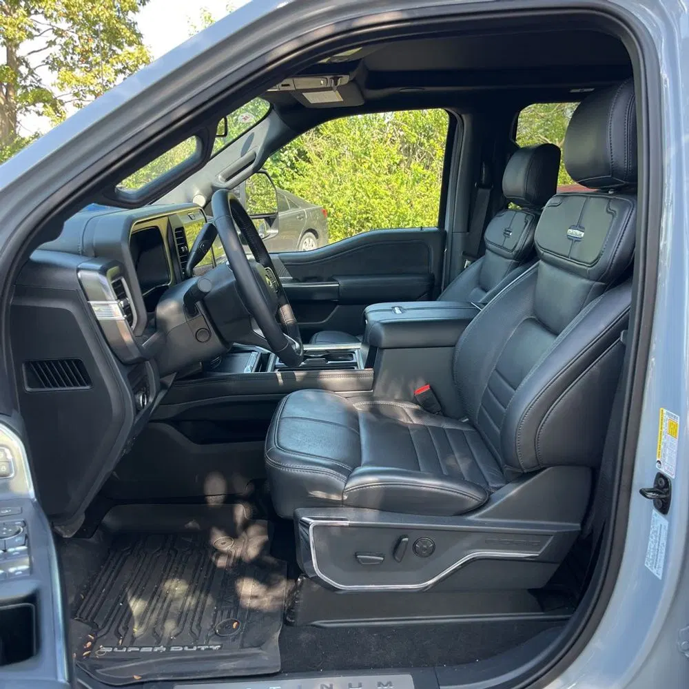 2025 Ford F-250 Super Duty Platinum