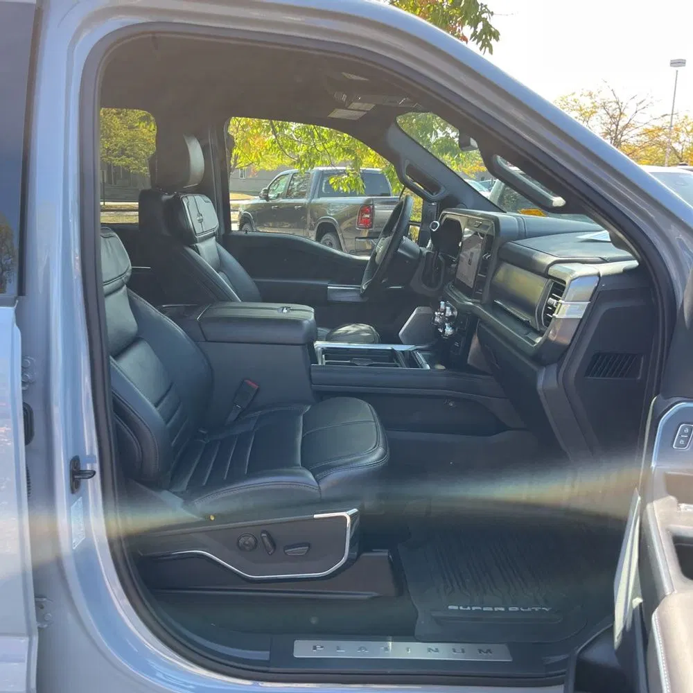 2025 Ford F-250 Super Duty Platinum