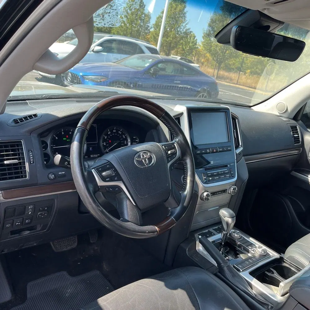 2020 Toyota Land Cruiser Base