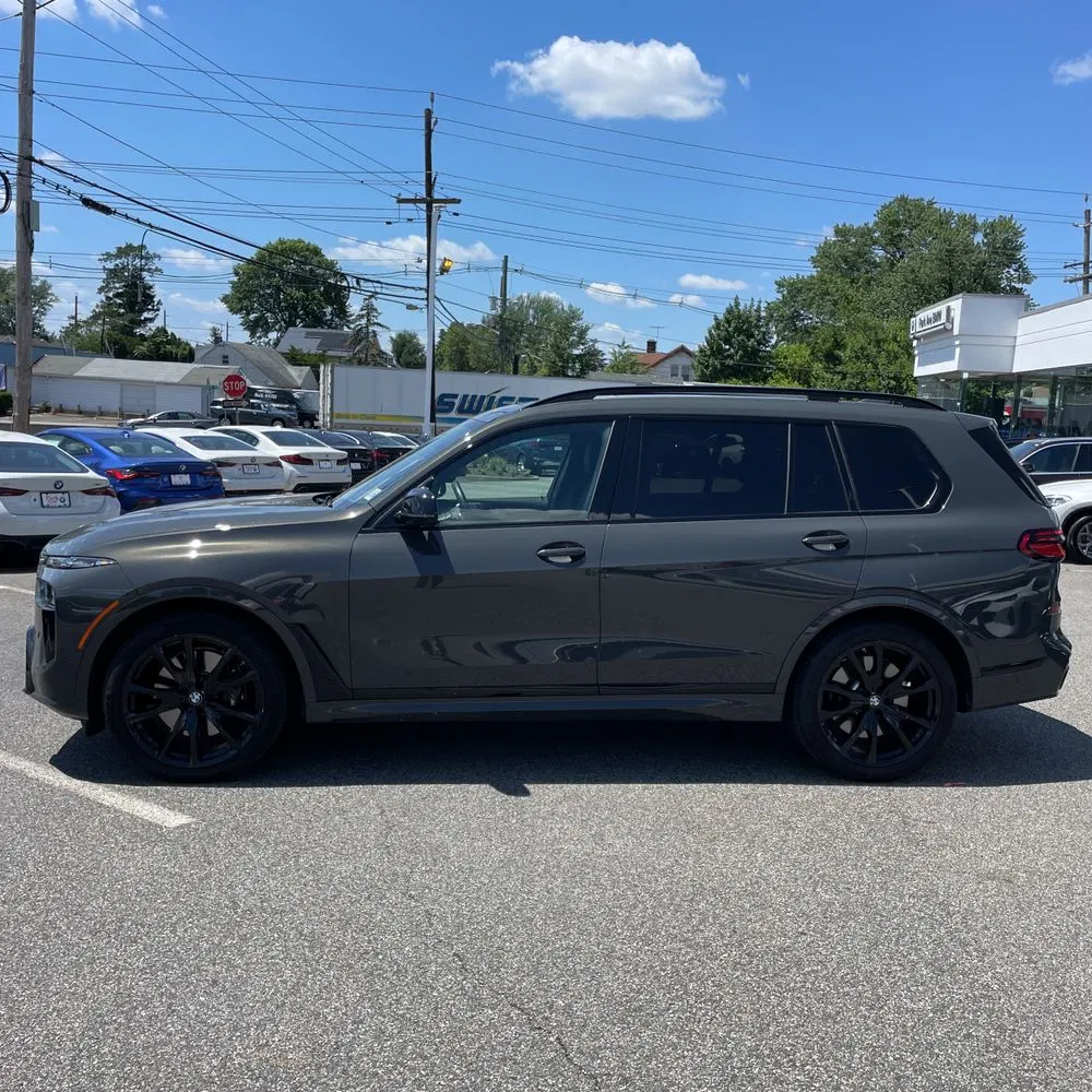 2024 BMW X7 M60i