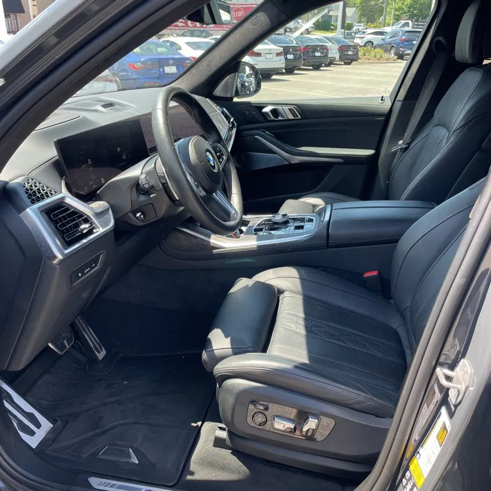 2024 BMW X7 M60i