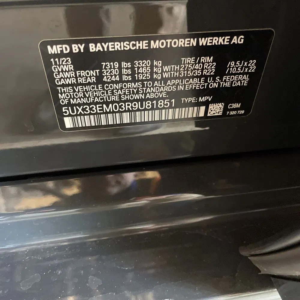 2024 BMW X7 M60i