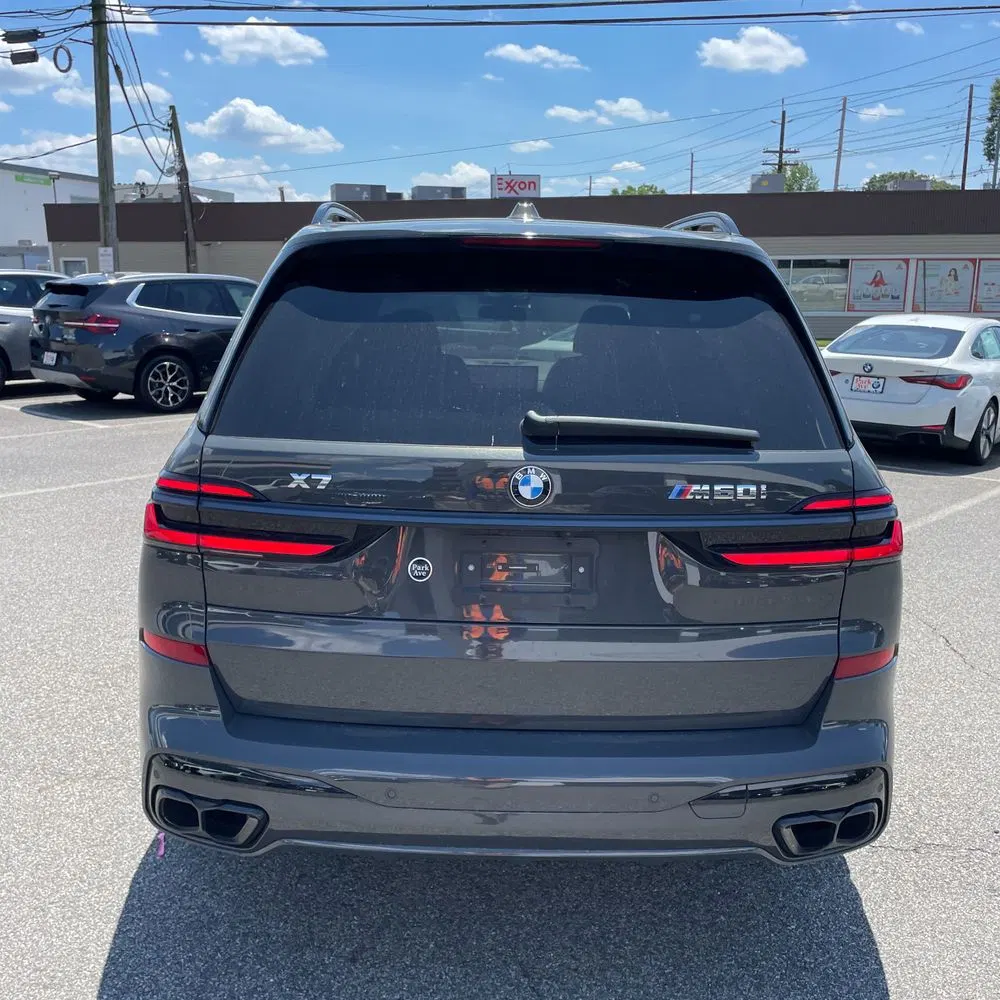 2024 BMW X7 M60i