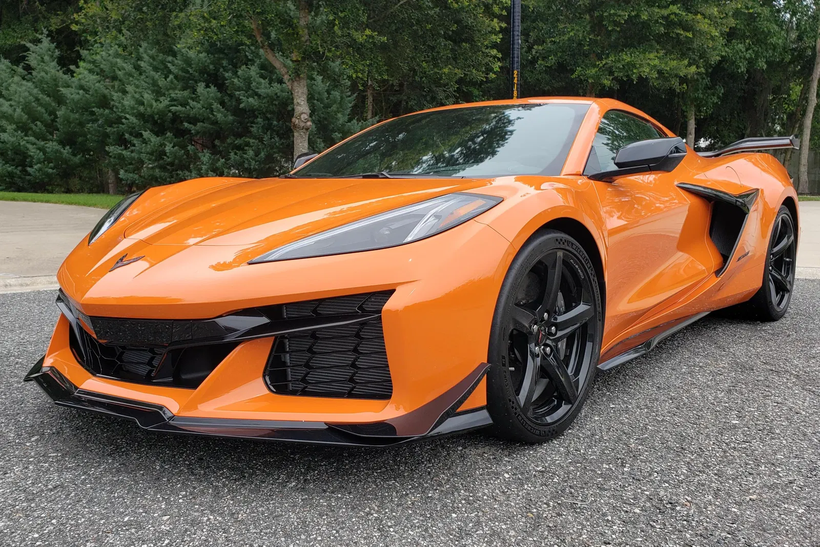 2023 Chevrolet Corvette Z06 Coupe - 670-hp LT6 V8, Z06 Ultimate Performance Package, Amplify Orange Tintcoat