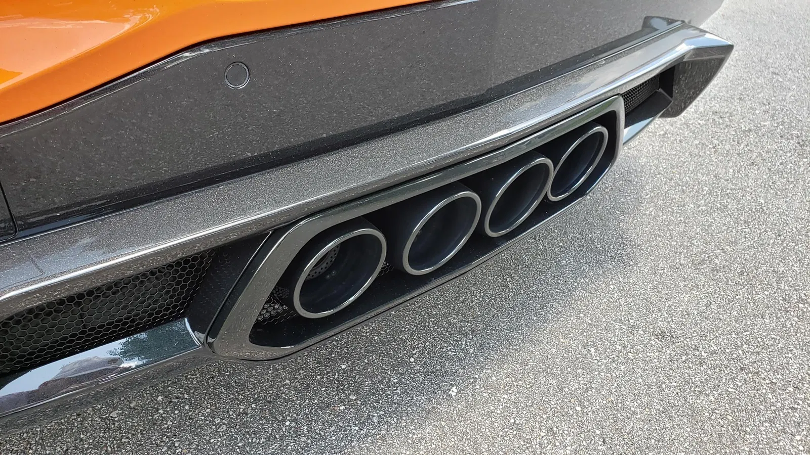2023 Chevrolet Corvette Z06 Coupe - 670-hp LT6 V8, Z06 Ultimate Performance Package, Amplify Orange Tintcoat