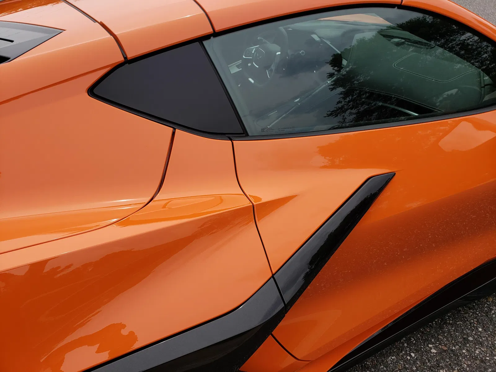 2023 Chevrolet Corvette Z06 Coupe - 670-hp LT6 V8, Z06 Ultimate Performance Package, Amplify Orange Tintcoat