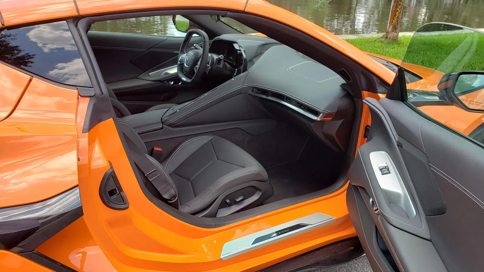 2023 Chevrolet Corvette Z06 Coupe - 670-hp LT6 V8, Z06 Ultimate Performance Package, Amplify Orange Tintcoat
