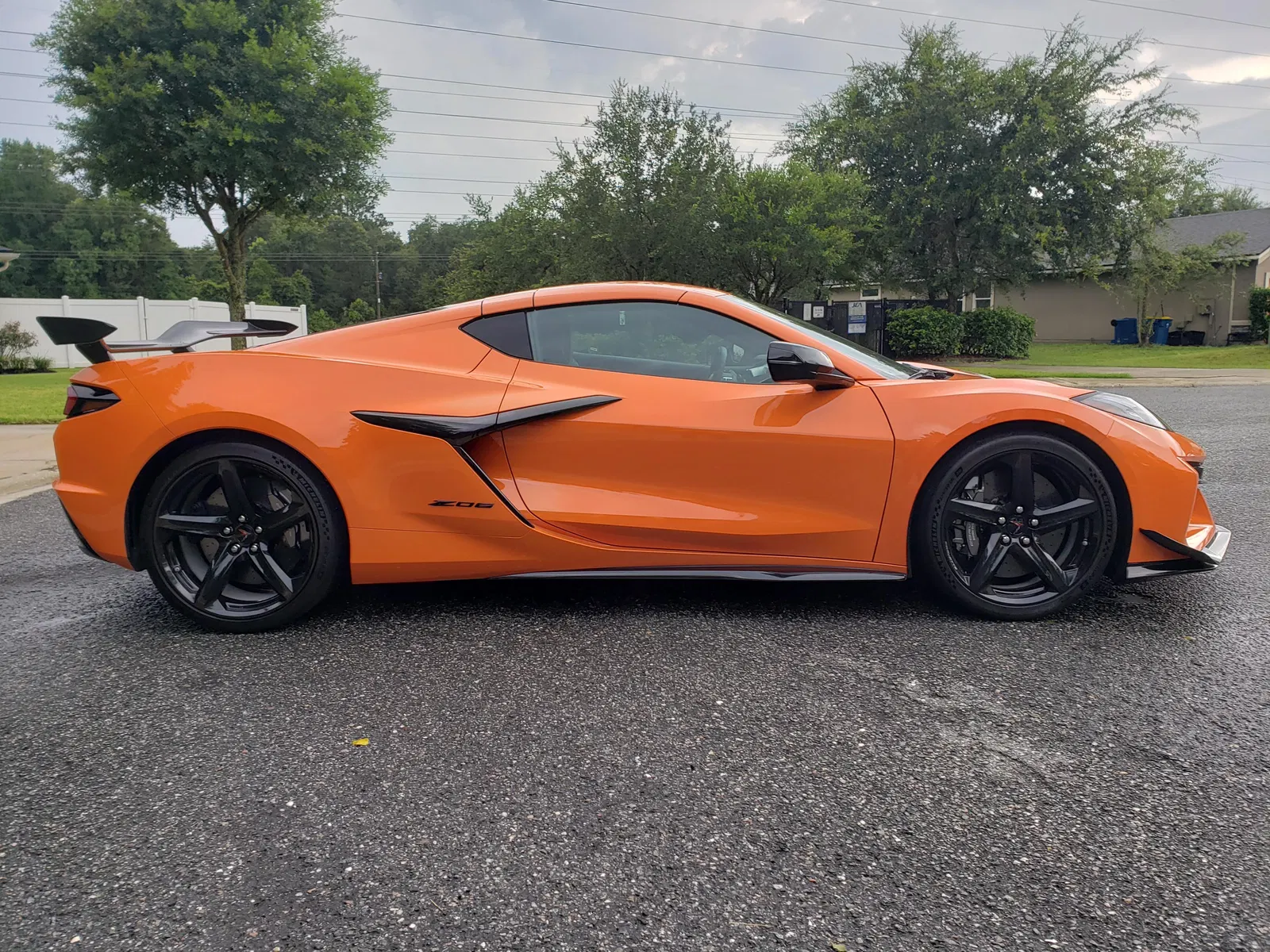 2023 Chevrolet Corvette Z06 Coupe - 670-hp LT6 V8, Z06 Ultimate Performance Package, Amplify Orange Tintcoat