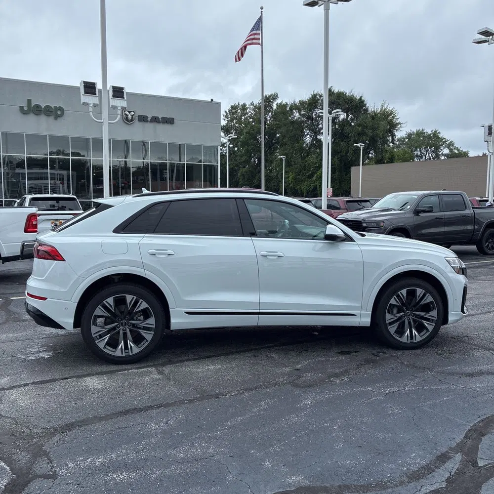2025 Audi Q8 Premium Plus 55