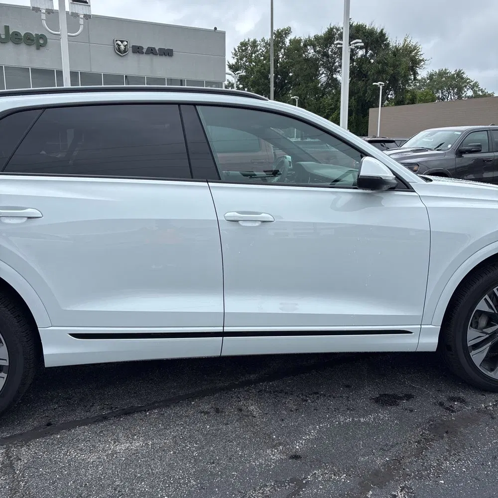 2025 Audi Q8 Premium Plus 55